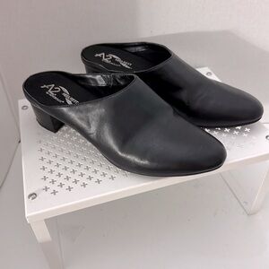 A2 by Aerosoles Faux Leather Black Slip-On Mules Size 10 Slip On